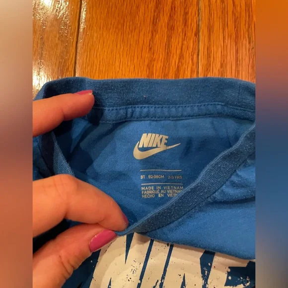 Nike Toddler Short Sleeve T-Shirt 3T - Picture 2 of 3